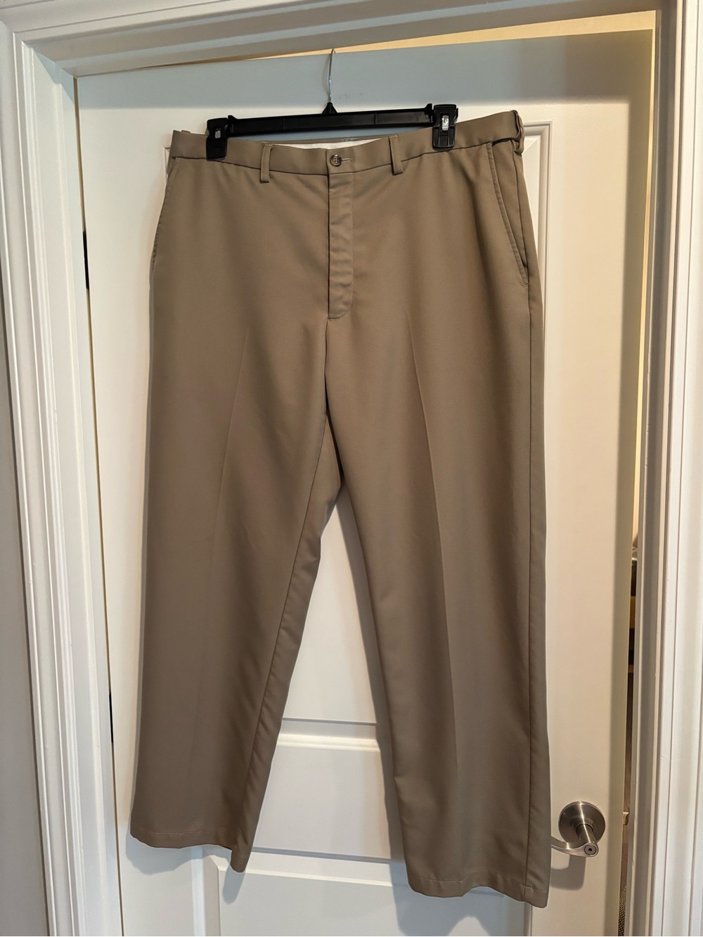 Haggar Men's Chino Pants in Light Khaki Tan
